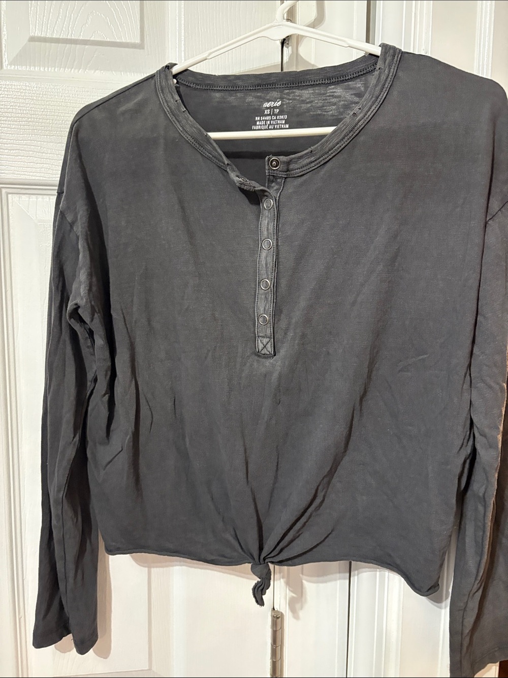 aerie Men's Long-Sleeve Henley Tie-Front Shirt - Charcoal Gray